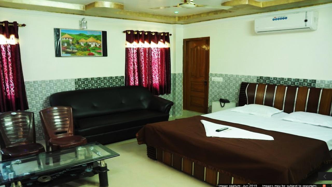 Hotel Manorama Inn Khammam ภายนอก รูปภาพ